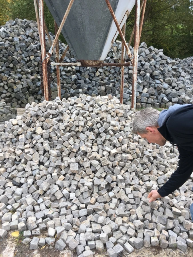 Natursteine Freidhof - Selecting stones