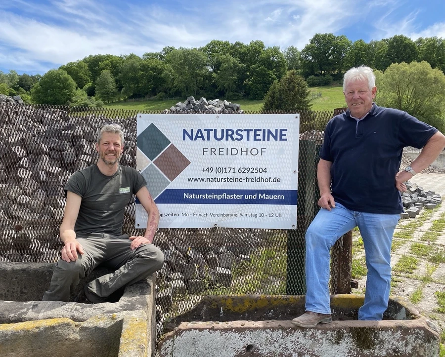Natursteine Freidhof - Father and Son